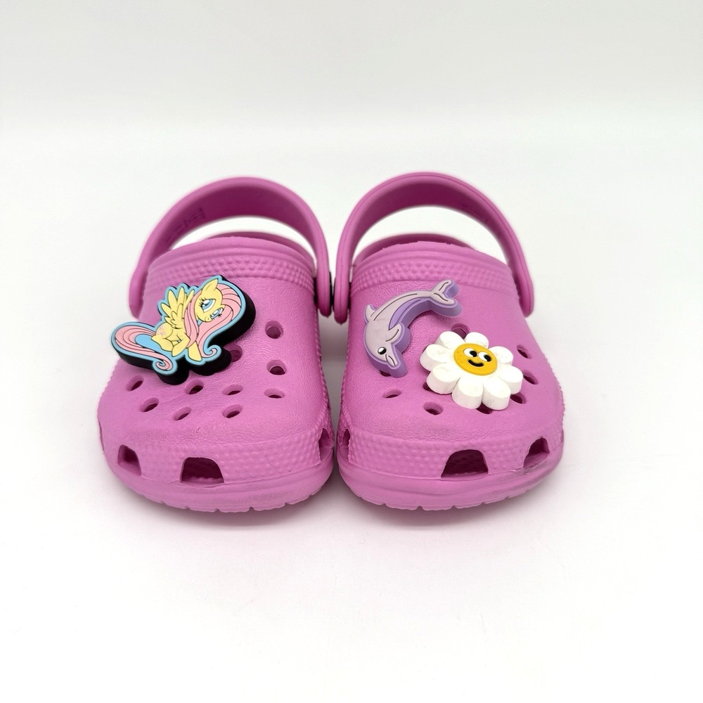 Crocs Classic Kids Clogs Sz 2-3 Pink Rubber Slip‎ On Round Toe W/Charms